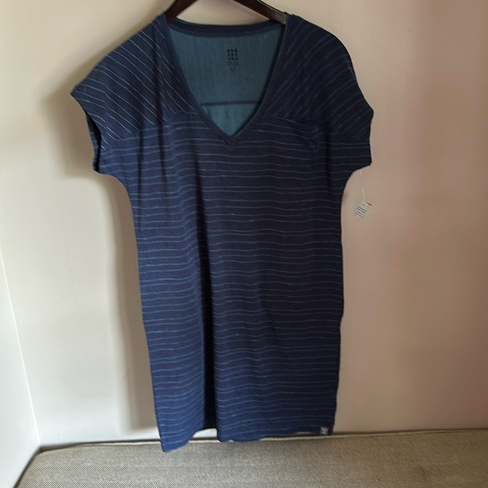 Title Nine Hiolani T-Shirt Dress Mizukuru Print Navy Blue Drirelease XS‎ 120984